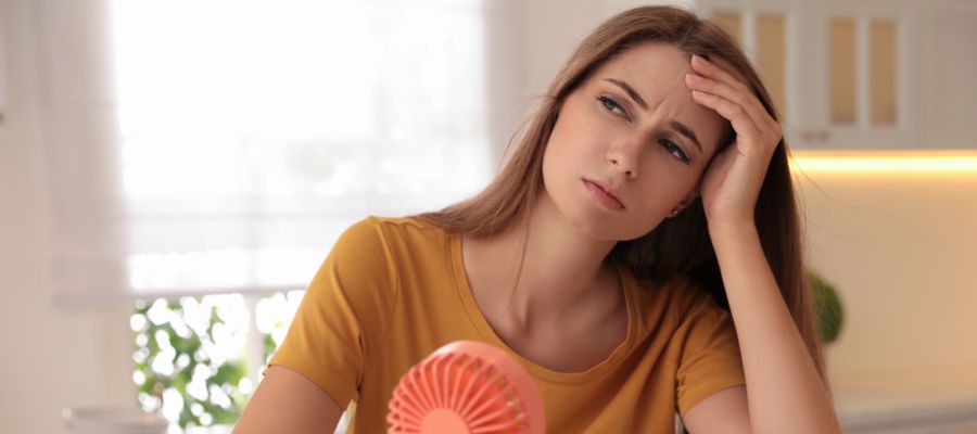 懷孕初期燥熱怎麼辦?解析孕婦怕熱、忽冷忽熱的原因與舒緩方法 懷孕初期燥熱怎麼辦?解析孕婦怕熱、忽冷忽熱的原因與舒緩方法